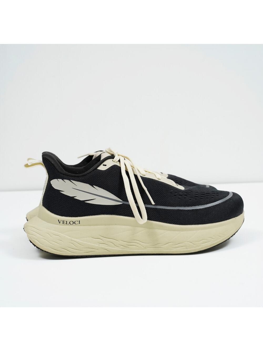 Veloci Ascent Running Shoes Black Cream Sneakers Women’s 8.5 Men’s 7 EU 38.5